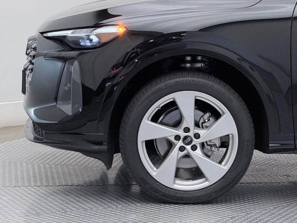 Thumbnail: 2025 Audi Q5 - 7