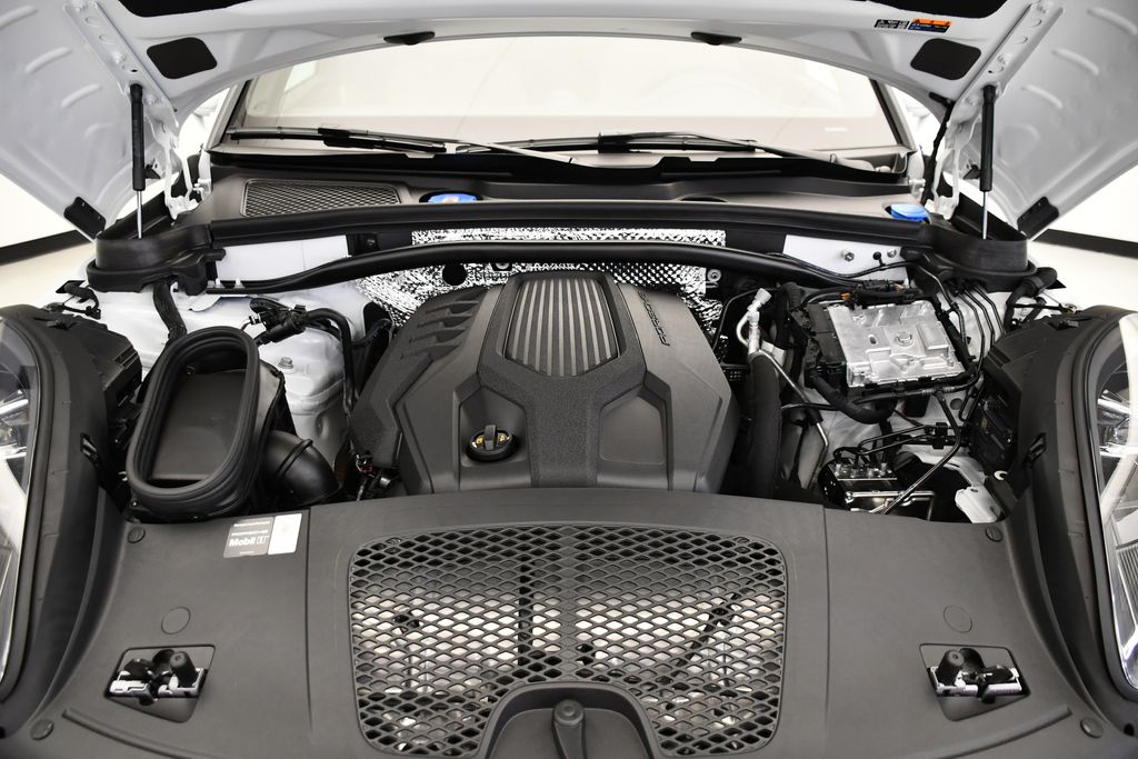 Thumbnail: 2025 Porsche Macan - 12