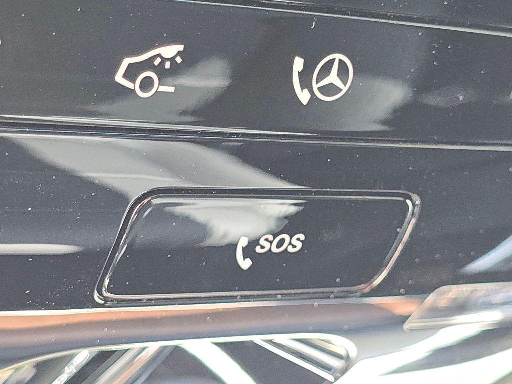 New 2026 Black Mercedes-Benz GLC 300 image 9