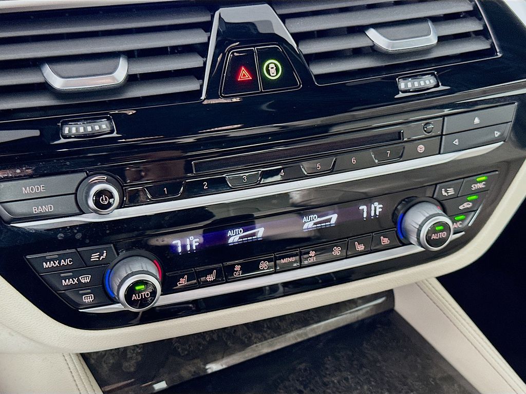 2019 BMW 5 Series 540i 16
