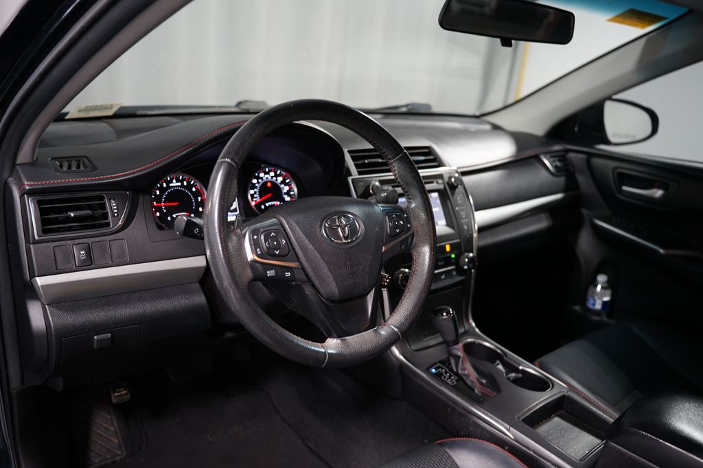 Thumbnail: 2017 Toyota Camry - 7