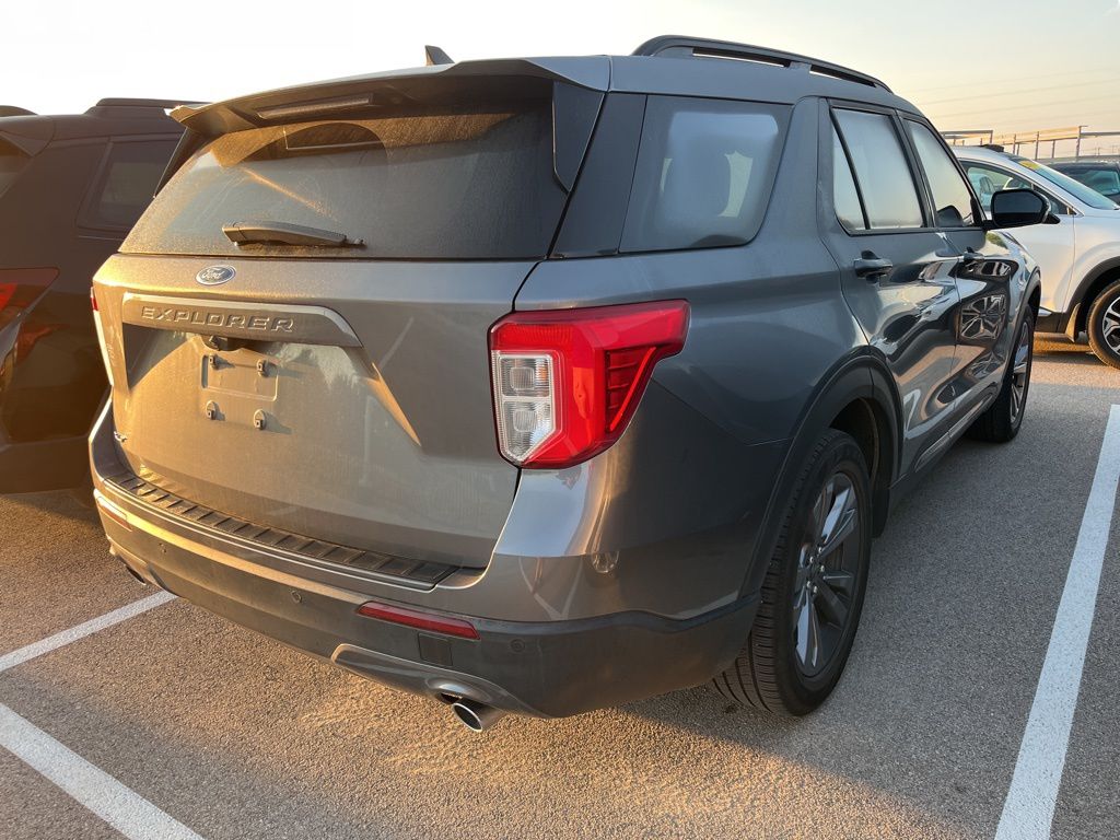 Thumbnail: 2022 Ford Explorer - 3