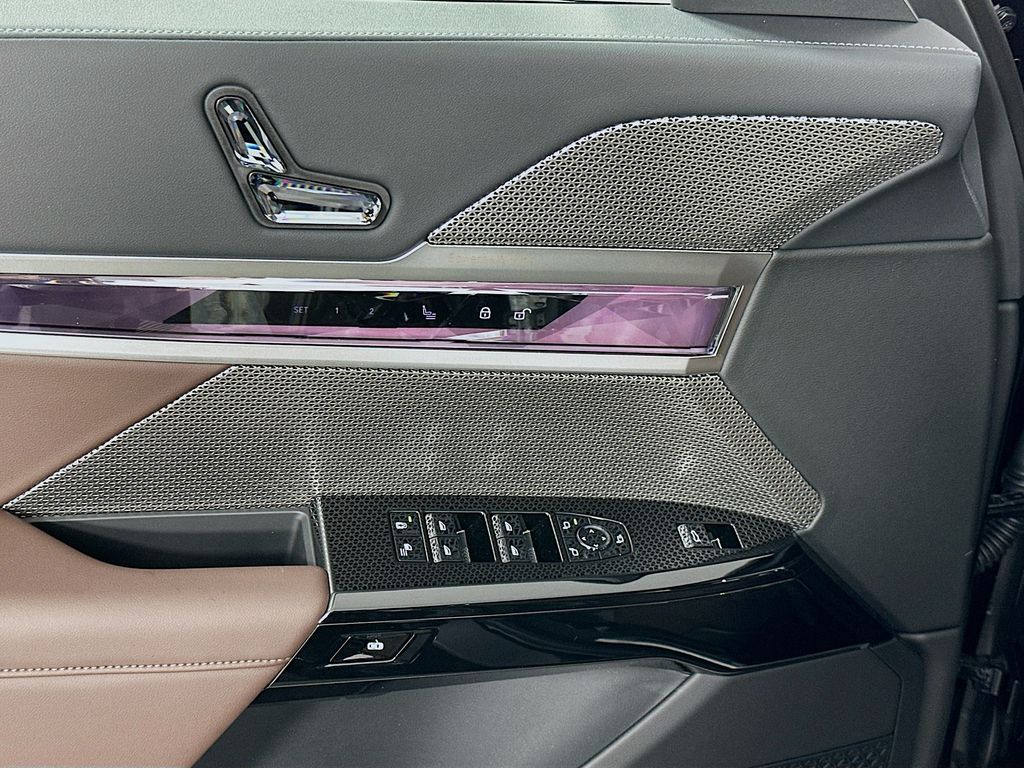 Thumbnail: 2026 BMW 7 Series - 20