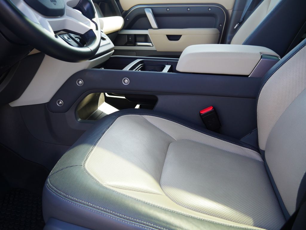 Thumbnail: 2023 Land Rover Defender - 17