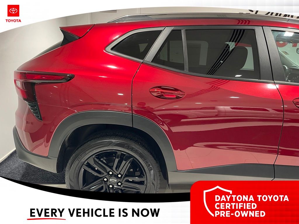 Used 2024 Chevrolet Trax SUV