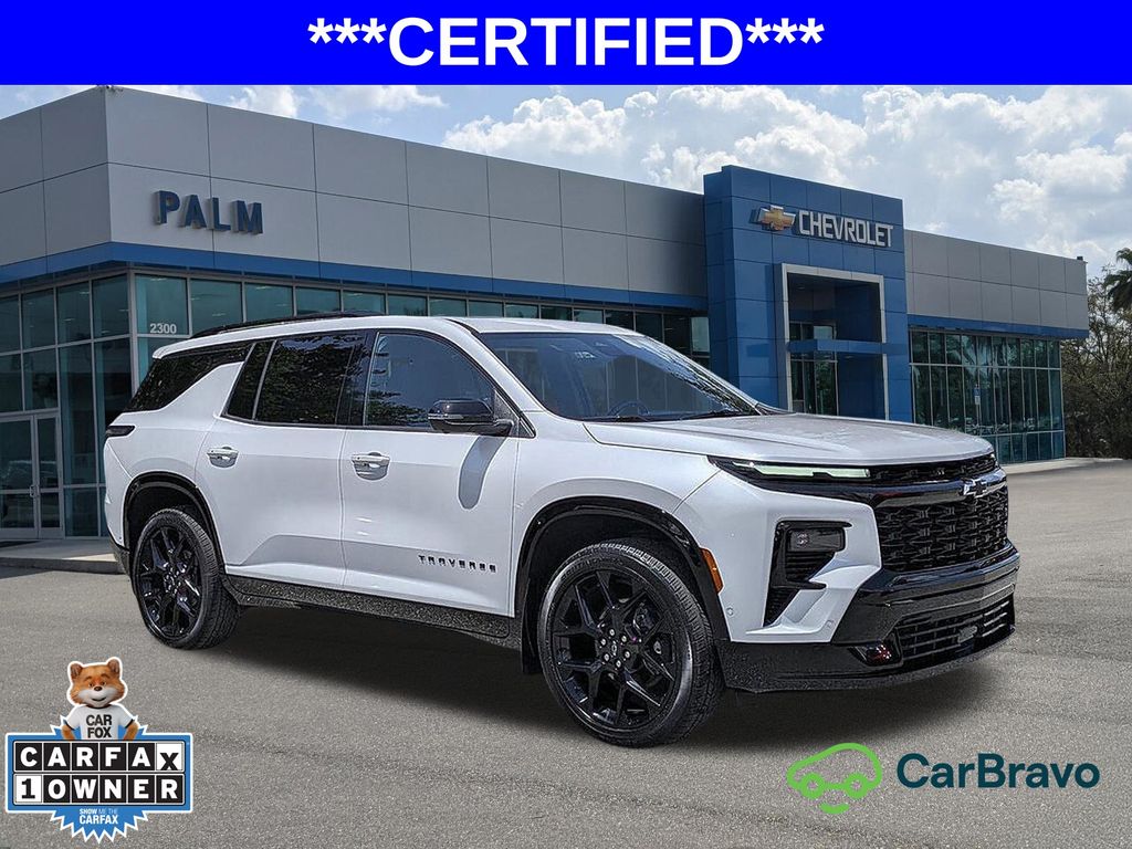 White (Iridescent Pearl Tricoat) 2024 Chevrolet Traverse SUV / Crossover Front-Wheel Drive 8-Speed Automatic