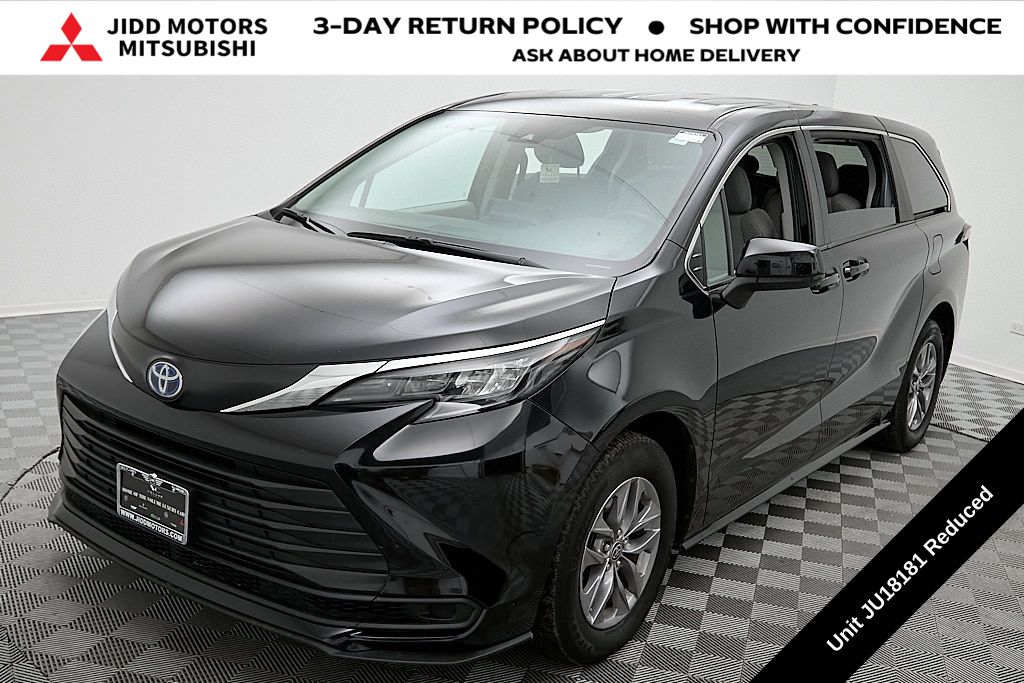 2024 Toyota Sienna LE 8-Passenger FWD