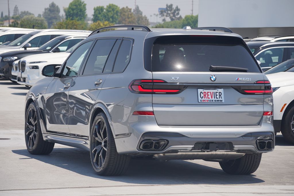 2025 BMW X7 M60i 7