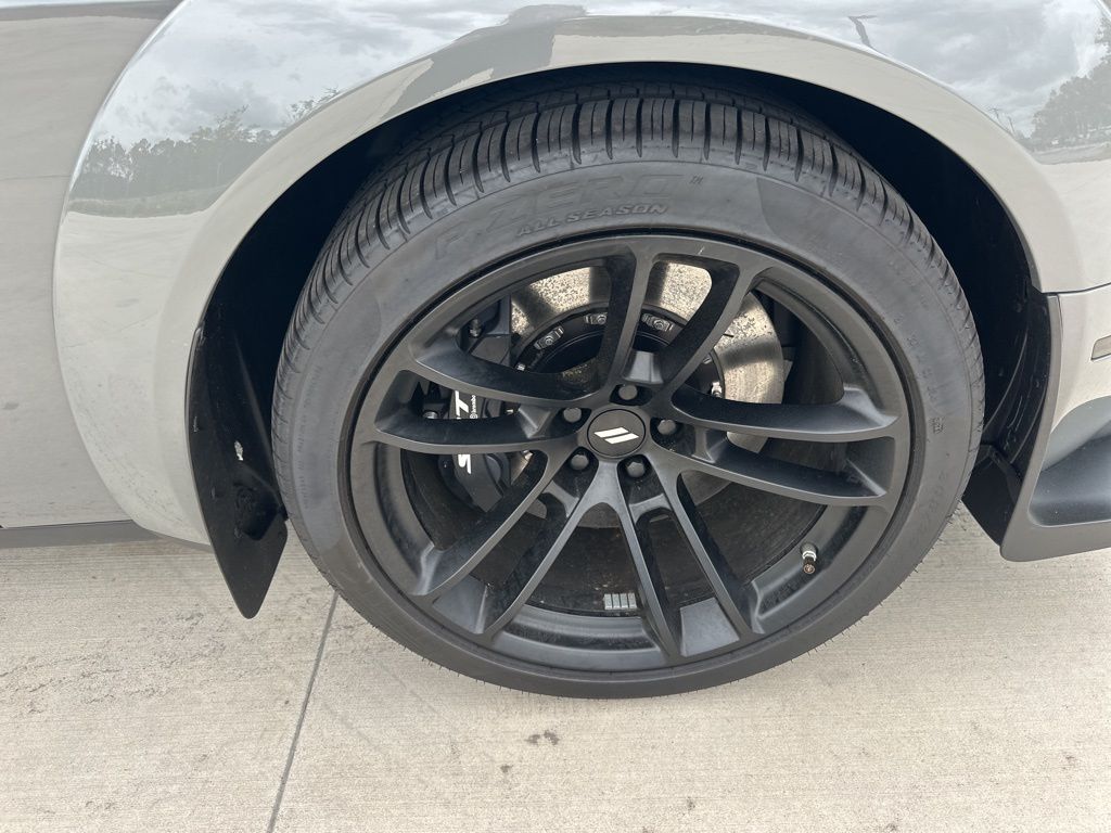 2023 Destroyer Gray Clearcoat Dodge Challenger R/T Scat Pack Widebody RWD Coupe