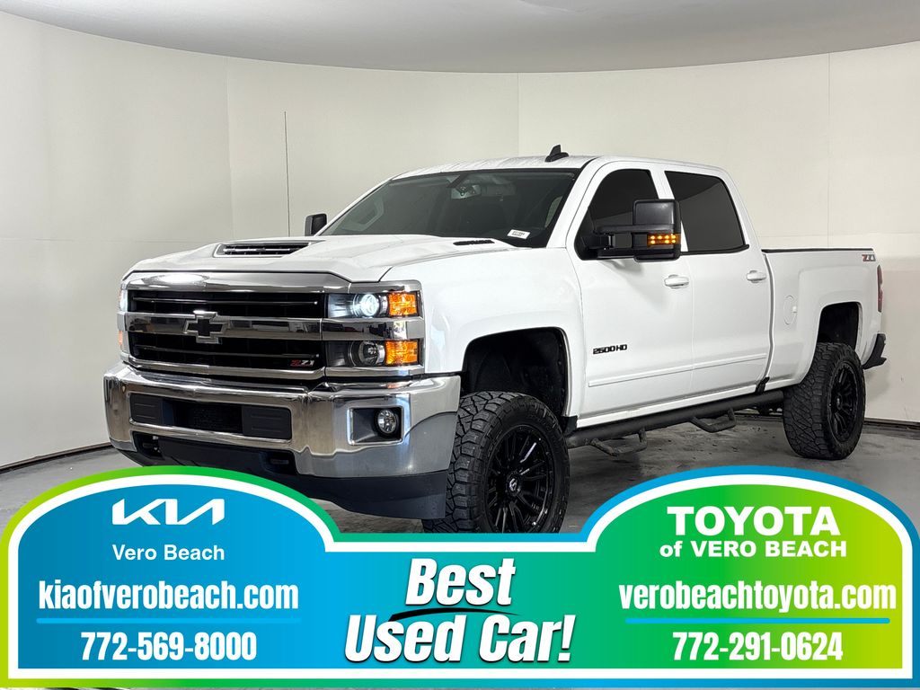 Summit White 2018 Chevrolet Silverado 2500HD LT Crew Cab 4WD Pickup Truck Four-Wheel Drive 6-Speed Automatic
