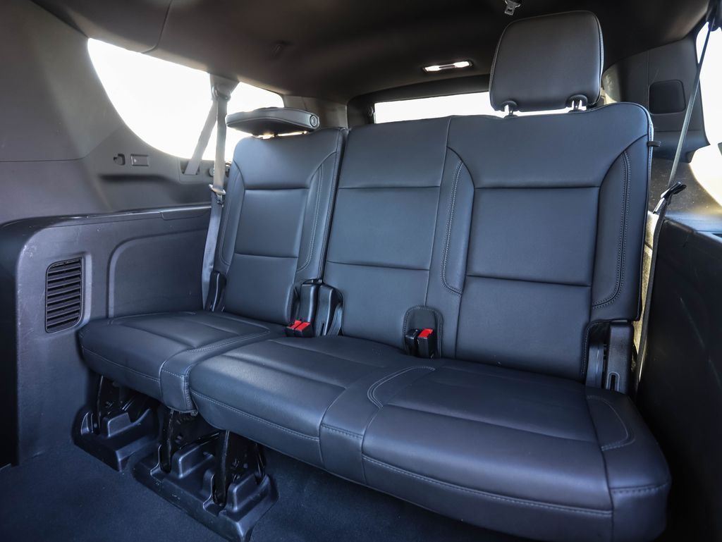 Thumbnail: 2022 Chevrolet Suburban - 23