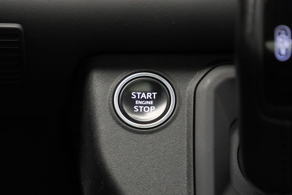 Thumbnail: 2023 Land Rover Defender - 21