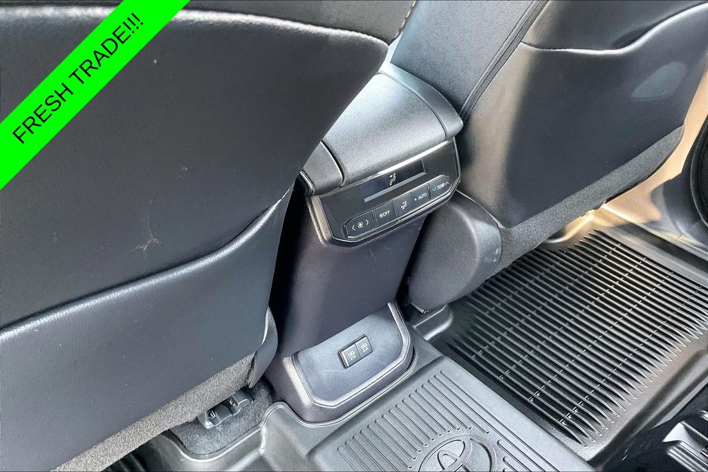 Used 2021 Toyota Highlander SUV