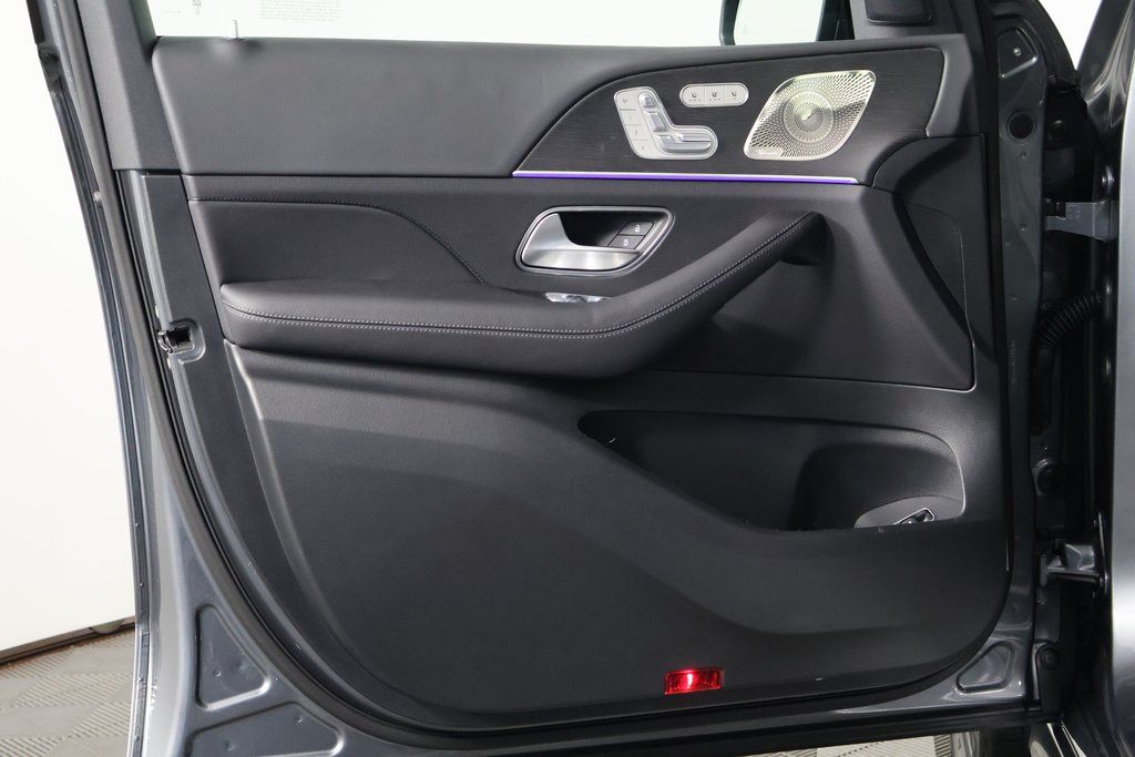 Thumbnail: 2026 Mercedes-Benz GLE - 8