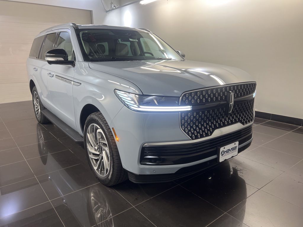 2026 Lincoln Navigator Premiere AWD's photo