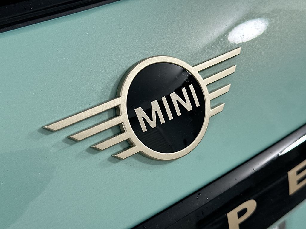 2025 MINI Cooper  21