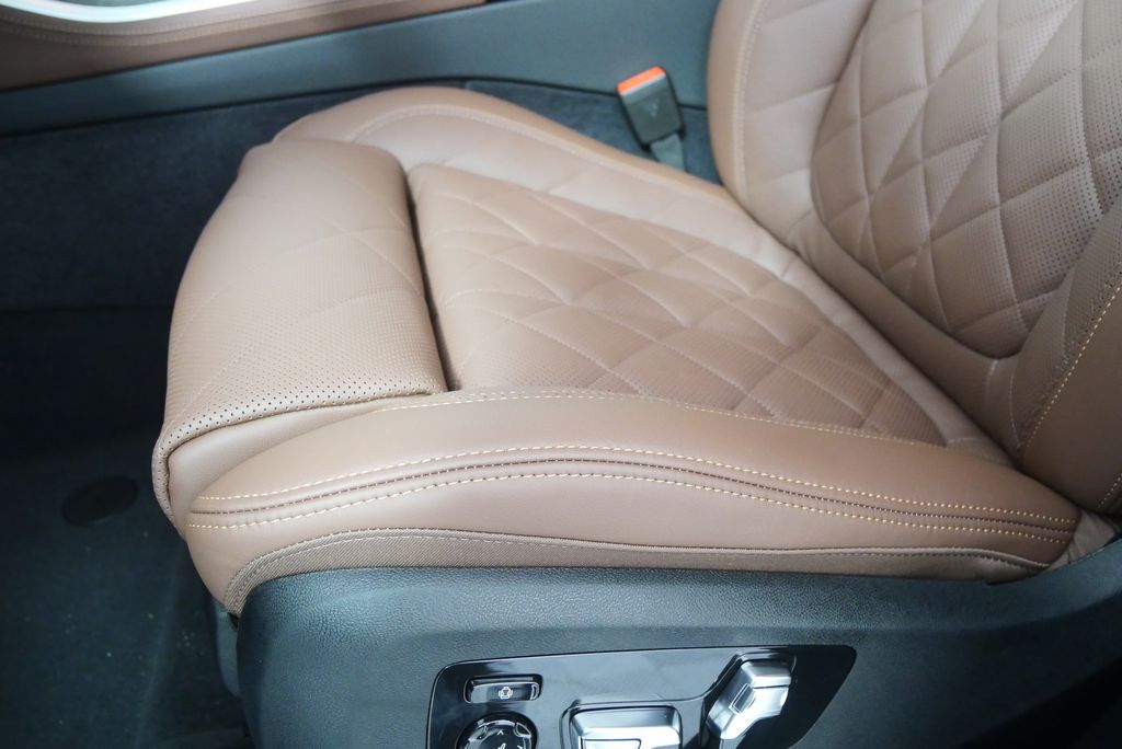 Thumbnail: 2026 BMW X5 - 10