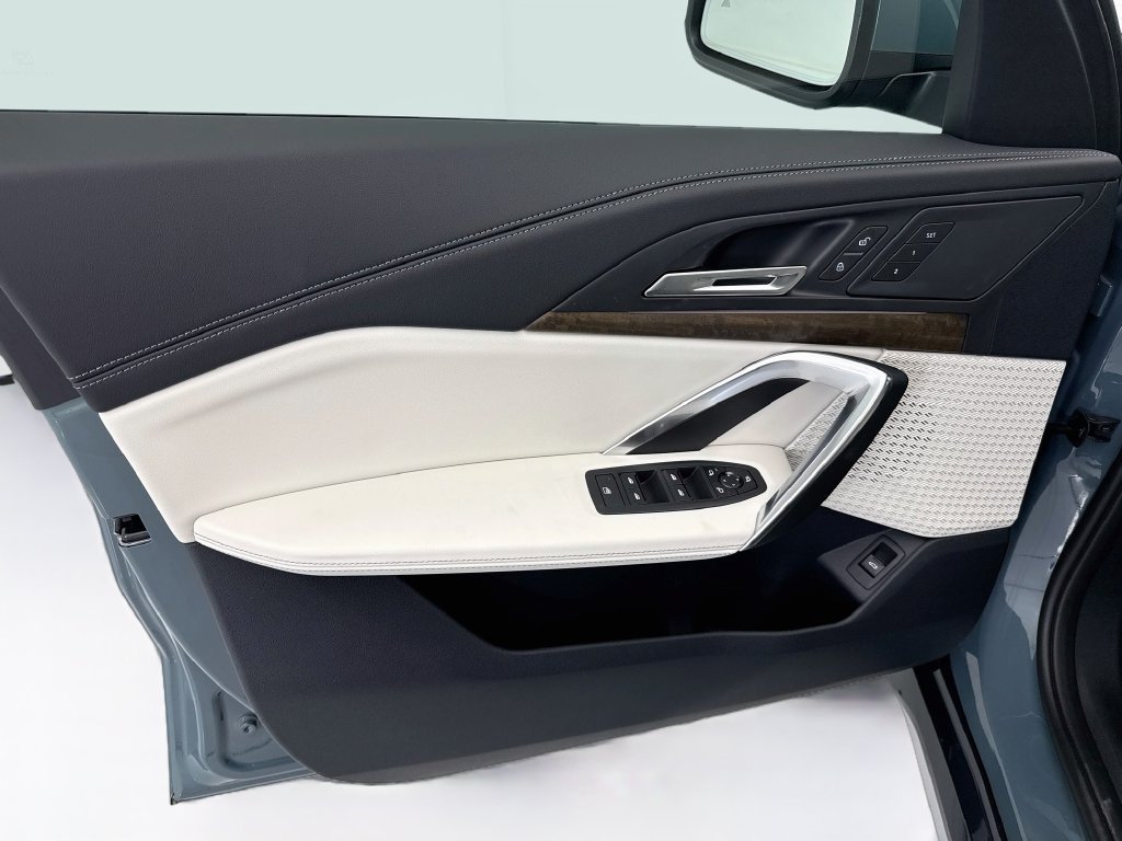Thumbnail: 2027 BMW X1 - 23