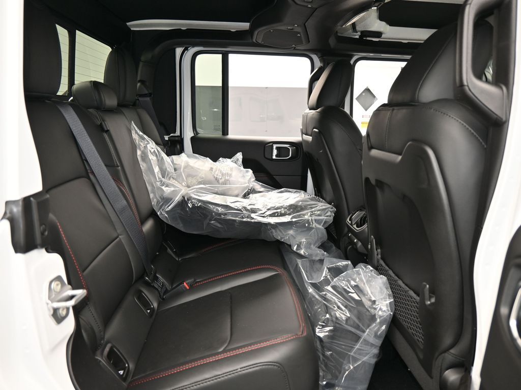 New 2026 Bright White Clearcoat Jeep Rubicon image 38