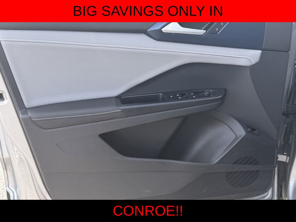 2024 Volkswagen Taos 1.5T SE  at DeMontrond Auto Country