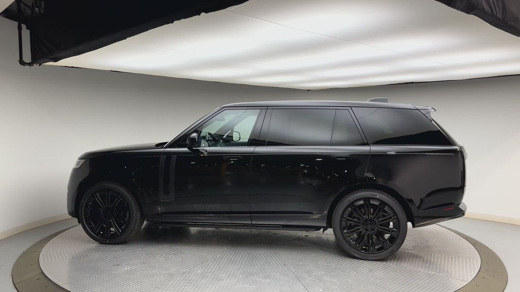 Thumbnail: 2026 Land Rover Range Rover - 5