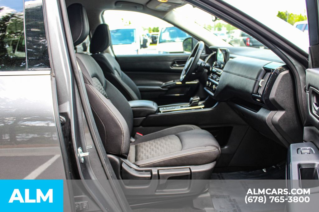 Used 2025 Gray Nissan SV image 23