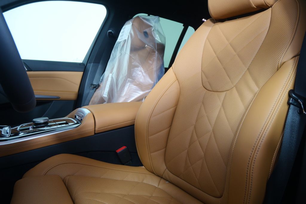 Thumbnail: 2026 BMW X5 - 10