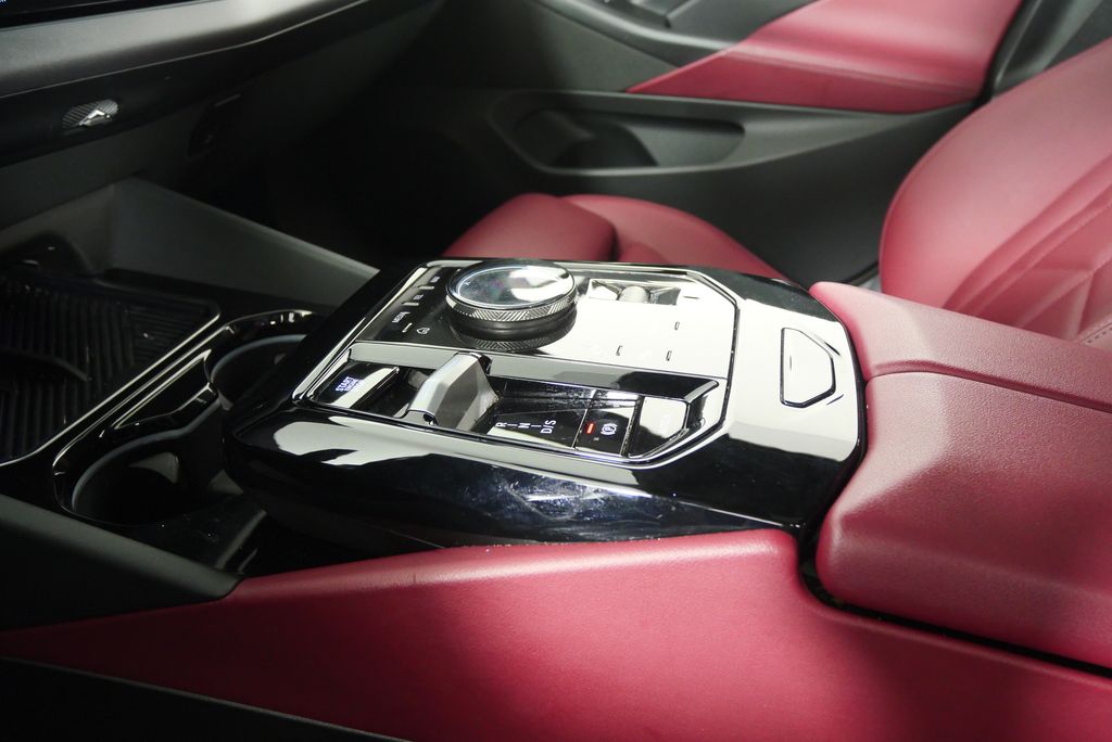 2024 BMW 5 Series 530i 26