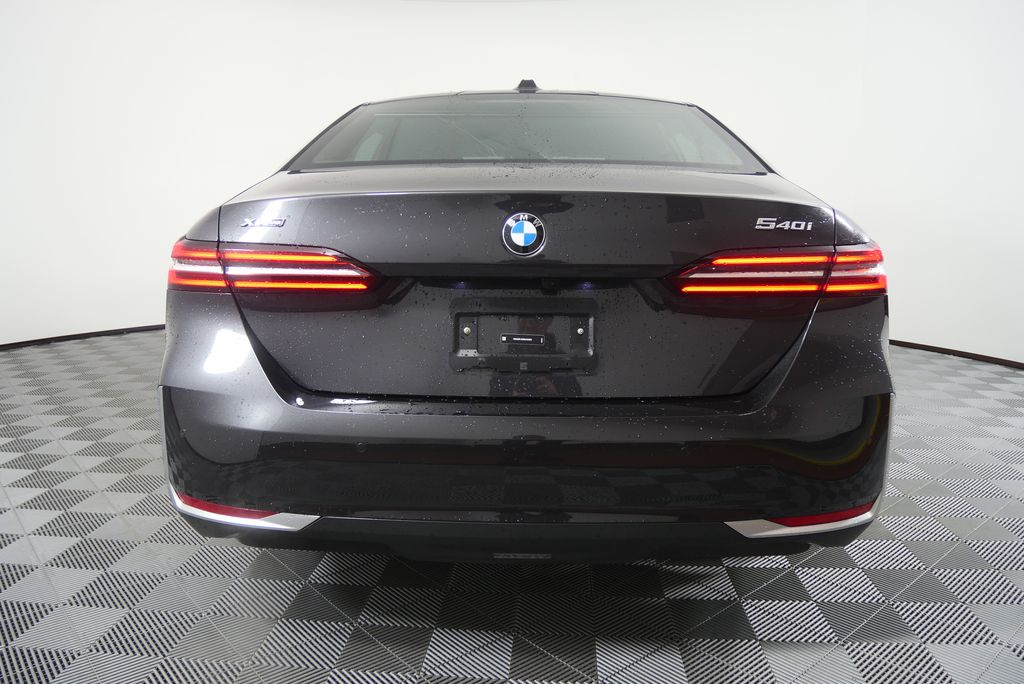 Thumbnail: 2025 BMW 5 Series - 4