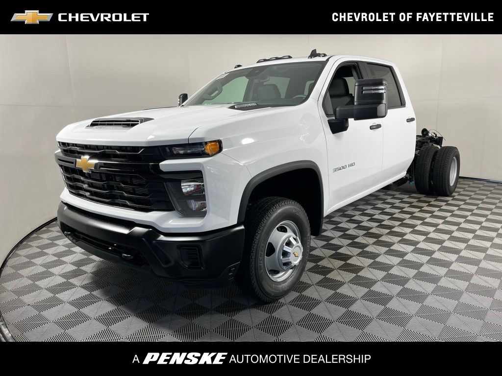 Thumbnail: 2026 Chevrolet Silverado 3500 - 1