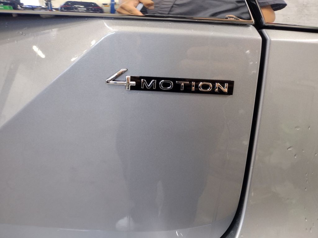 2025 Volkswagen Atlas 2.0T SE