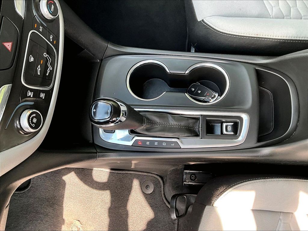 2018 Chevrolet Equinox — photo 19
