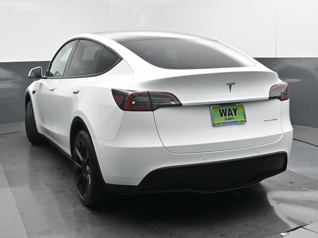 2022 Tesla Model Y Long Range Dual Motor All-Wheel Drive