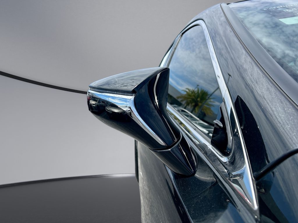 Thumbnail: 2023 Lexus ES - 30