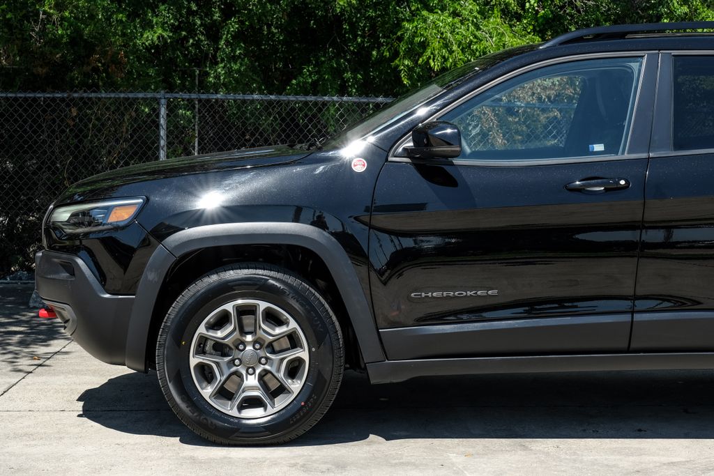 used 2022 Jeep Cherokee car, priced at $25,800