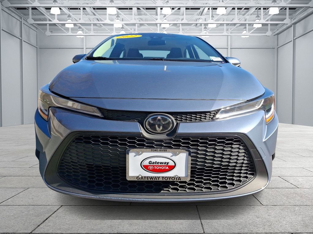 2022 Toyota Corolla LE 2