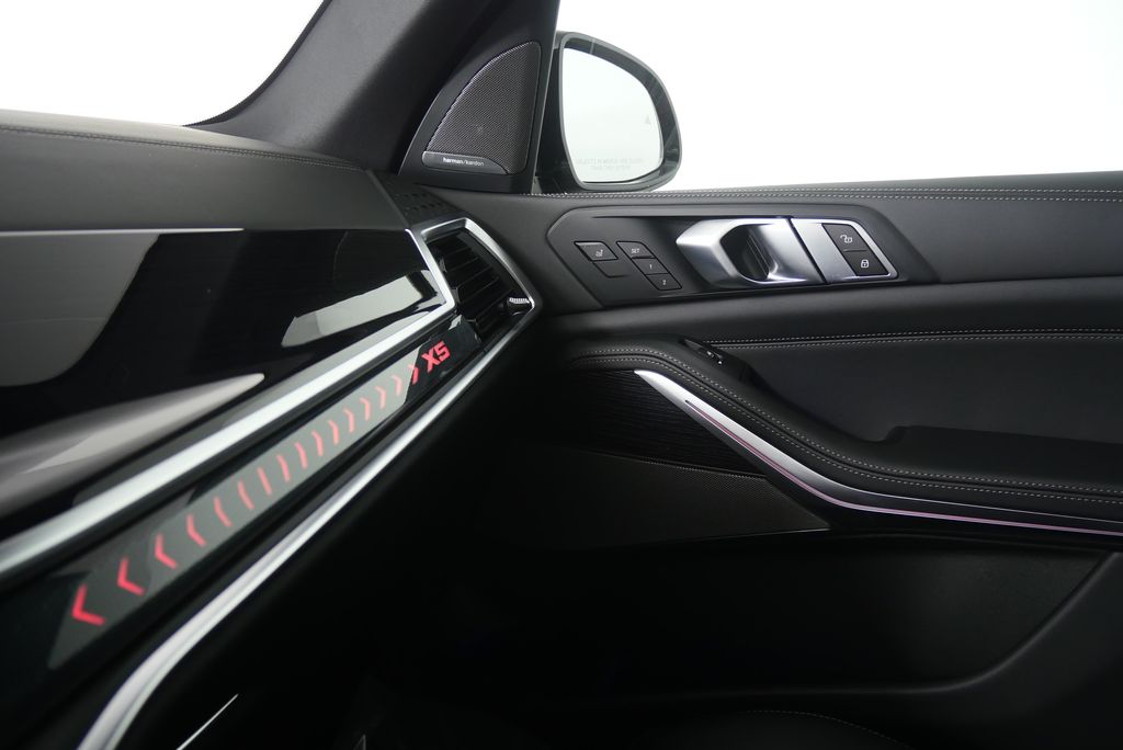 Thumbnail: 2026 BMW X5 - 25