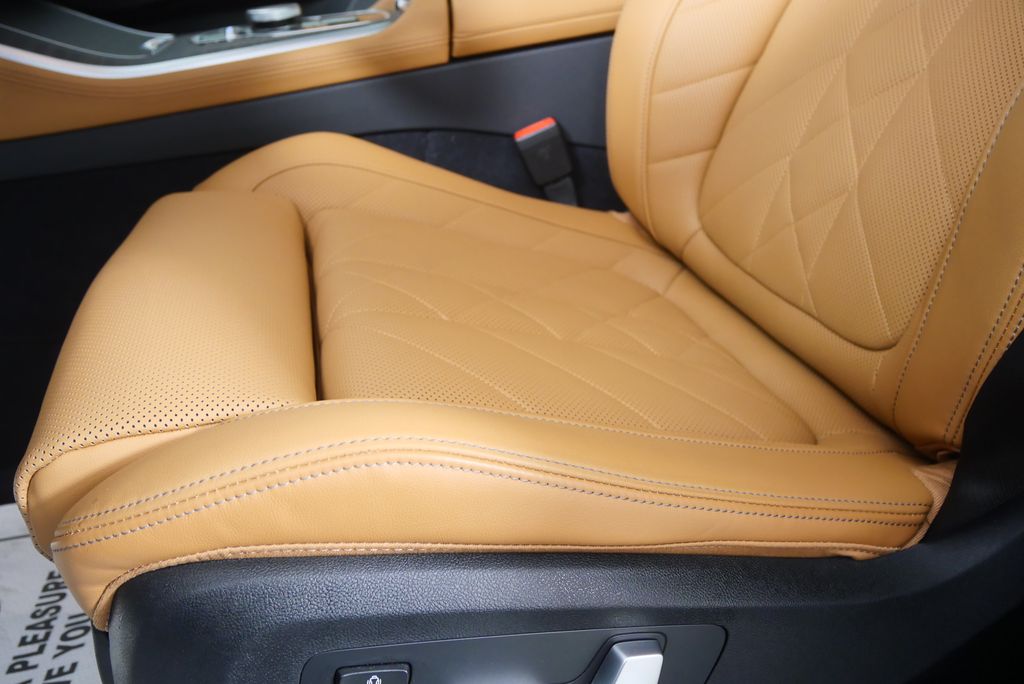 Thumbnail: 2025 BMW X5 - 10