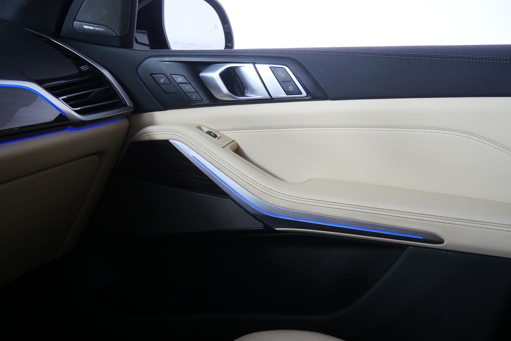 Thumbnail: 2021 BMW X5 - 26
