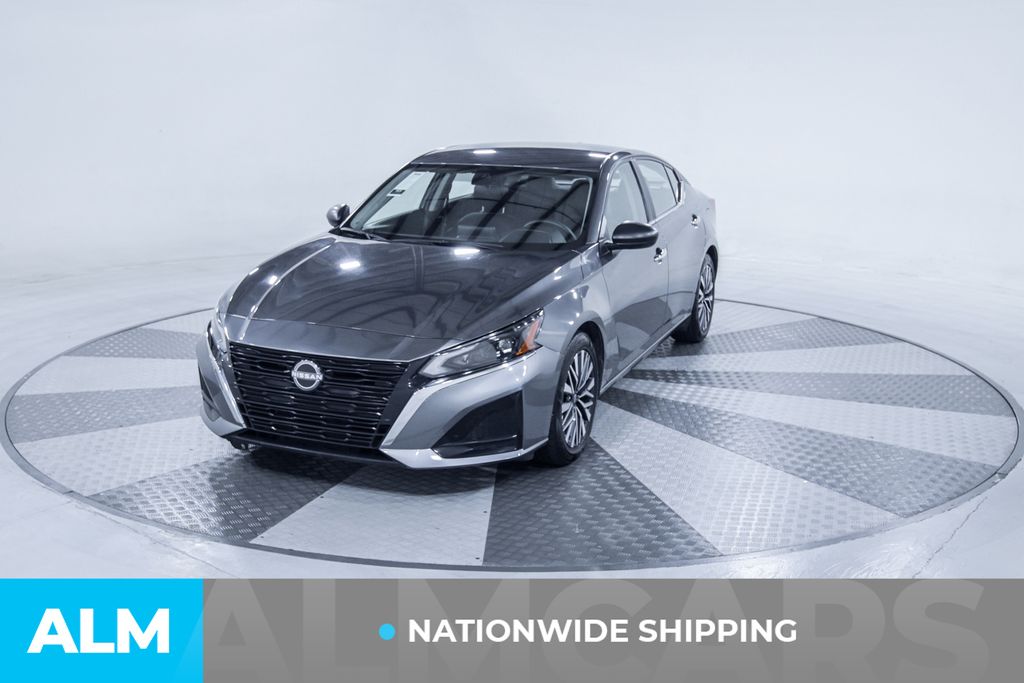 Used 2025 Gray Nissan 2.5 SV image 2