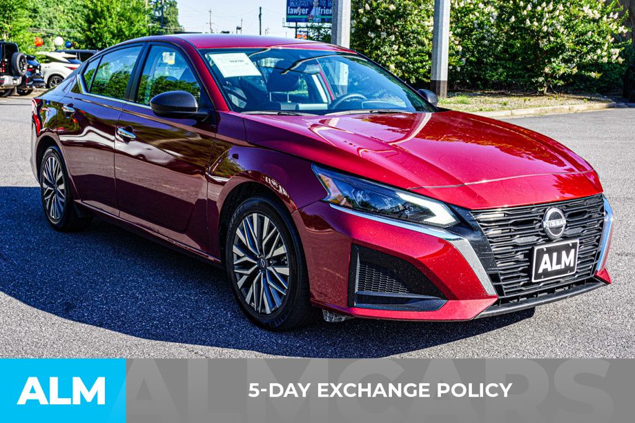 Used 2024 Red Nissan 2.5 SV image 3