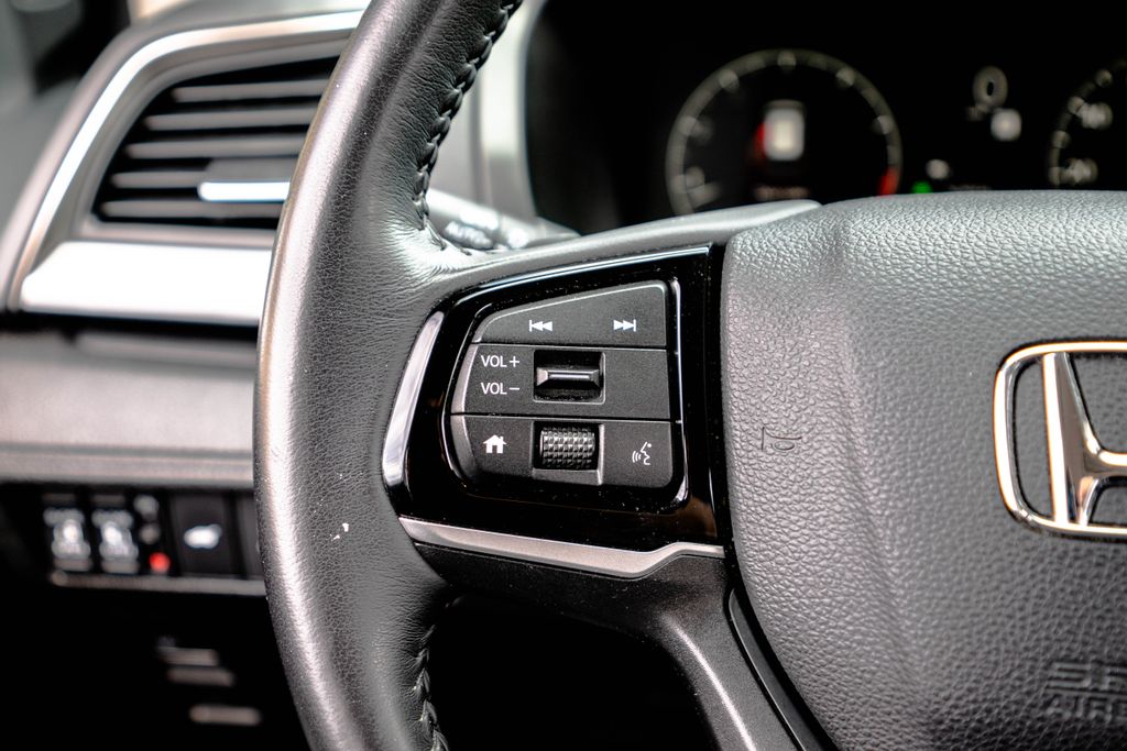 Used 2025 Honda Odyssey Van