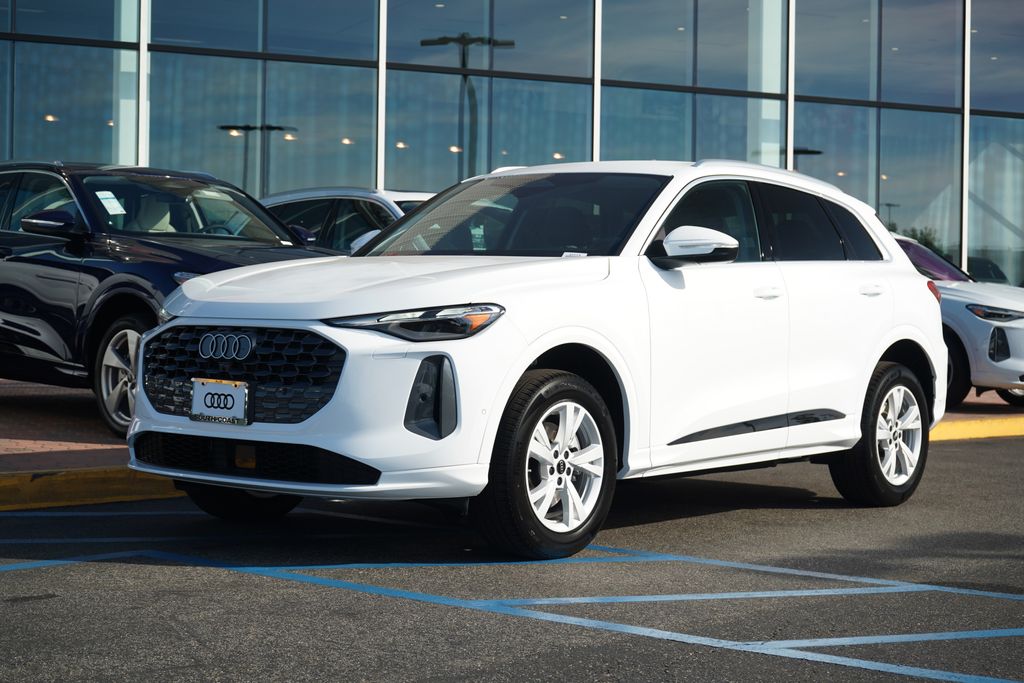 2025 Audi New Q5 Premium's photo