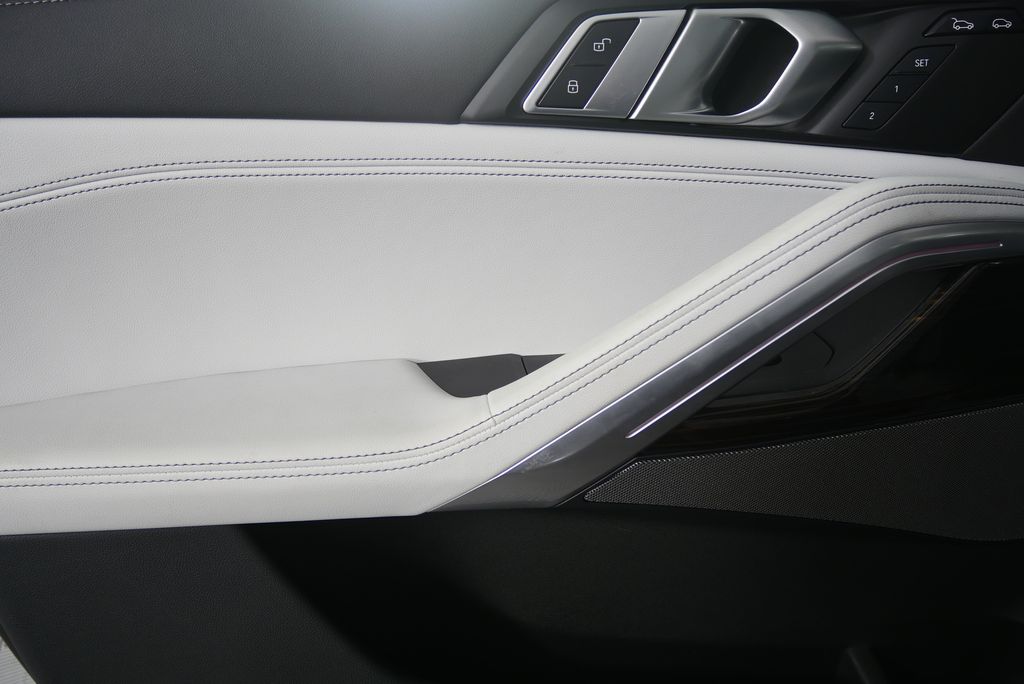 Thumbnail: 2025 BMW X6 - 9