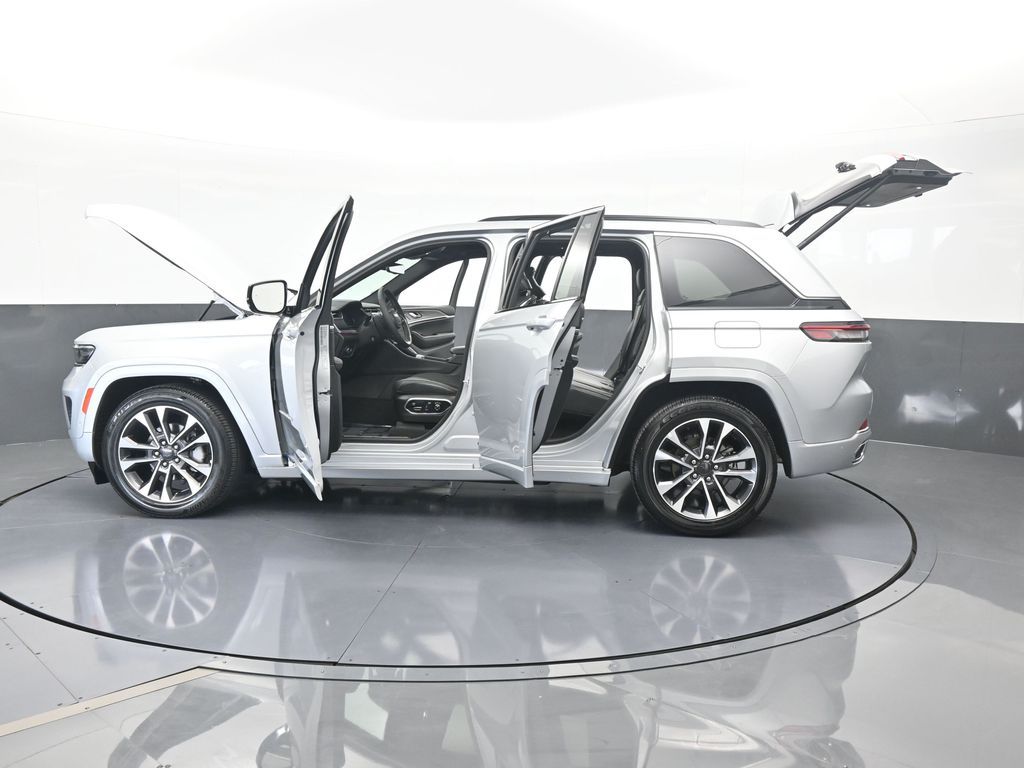 Used 2024 Silver Zynith Jeep Overland image 81