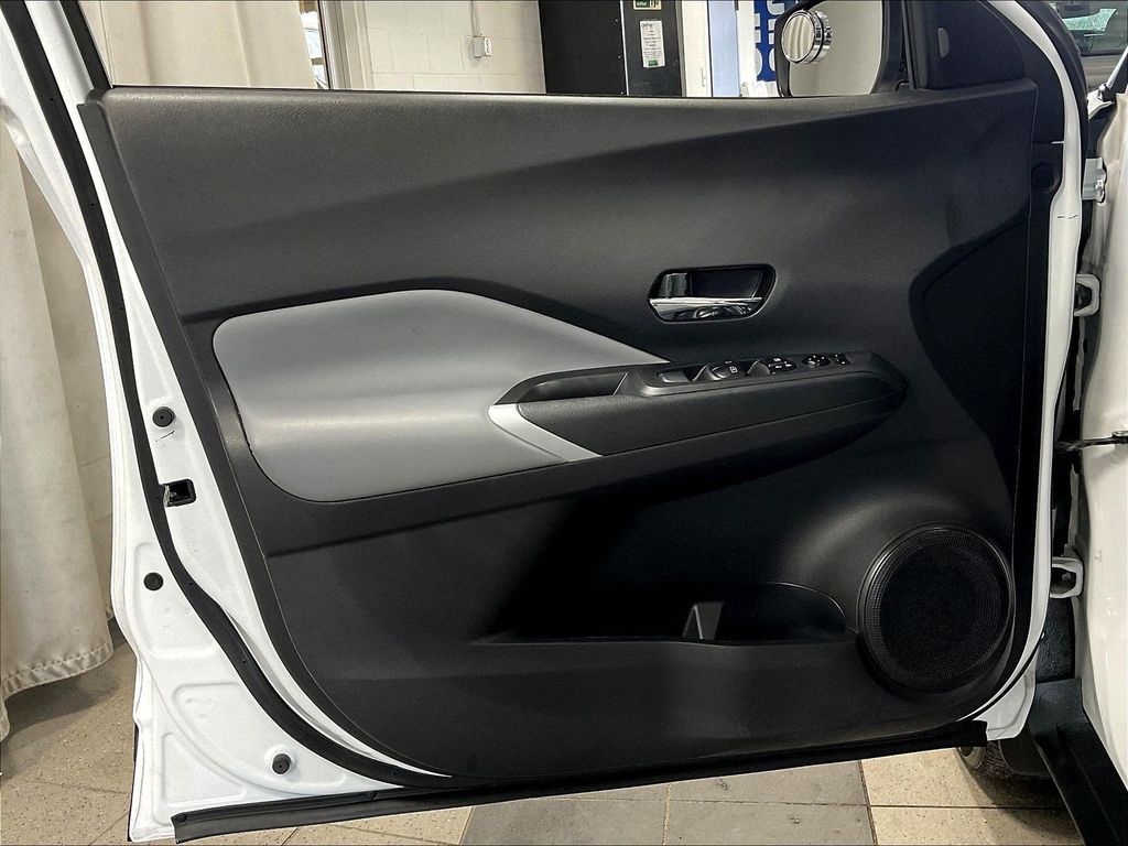 2023 Nissan Kicks — photo 9
