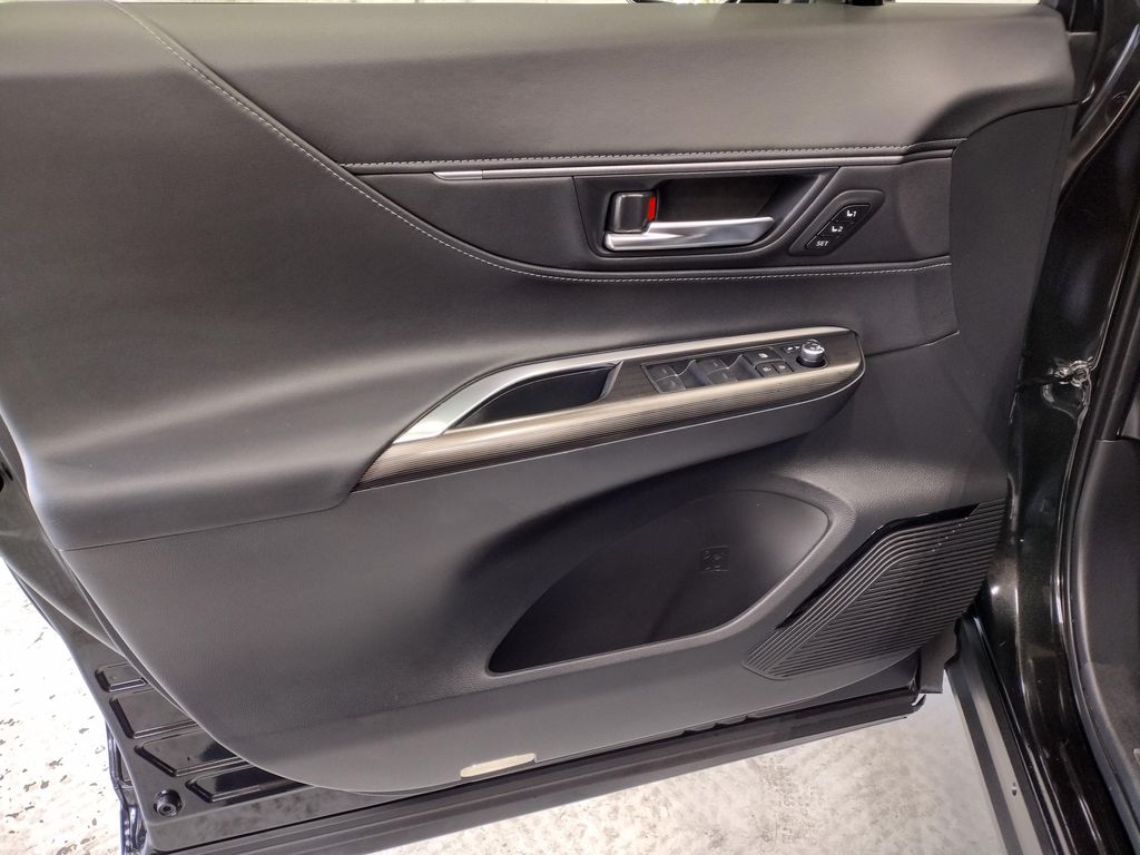 2022 Toyota Venza Limited