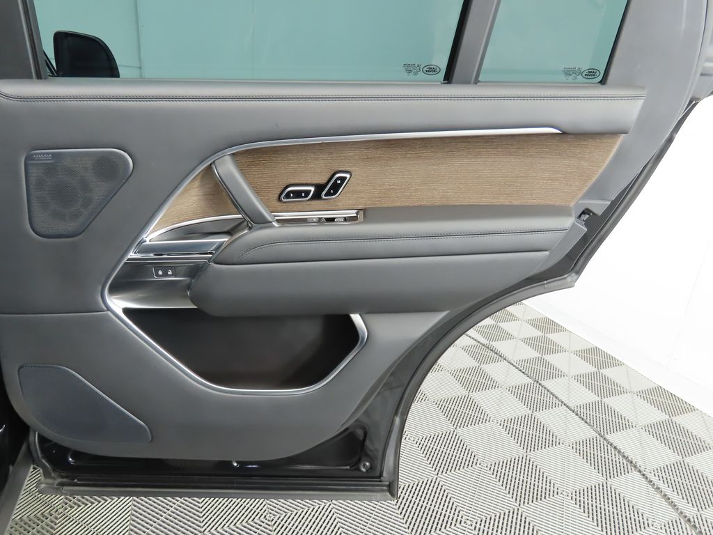 Thumbnail: 2023 Land Rover Range Rover - 27