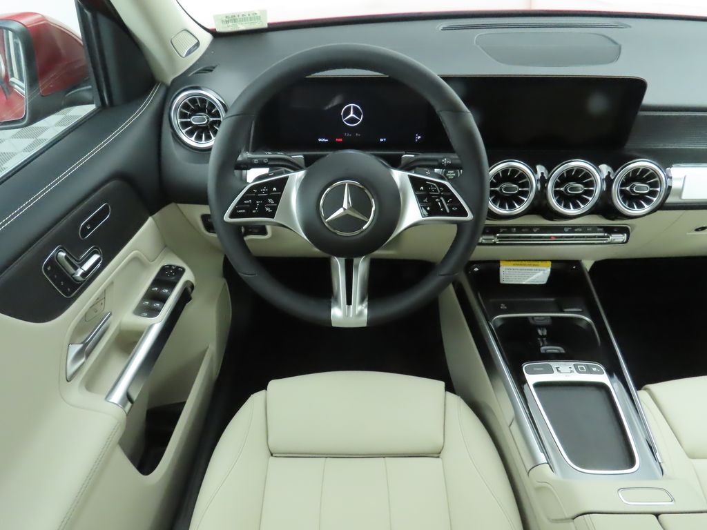 2025 Mercedes-Benz GLB 250 11