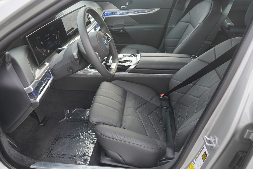 Thumbnail: 2024 BMW i7 - 10
